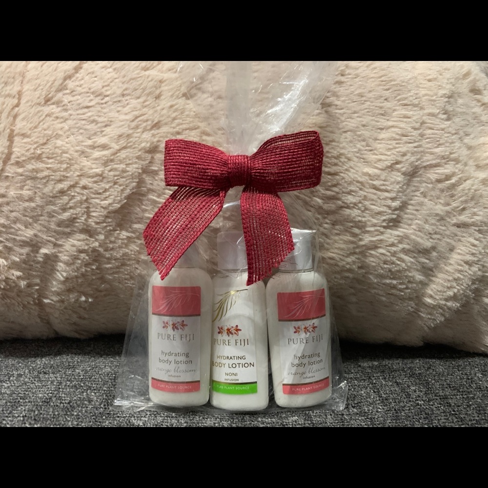 Set of 3 hydrating body lotion by pure fiji